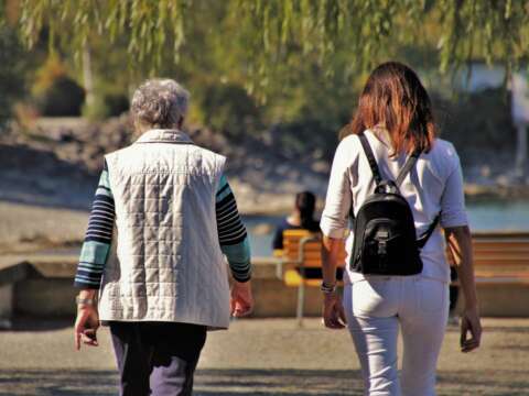 How to Keep the Elderly Safe in Hot Weather